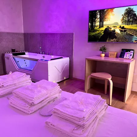 Suiteheart Private Jacuzzi * トリノ