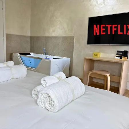 Suiteheart Private Jacuzzi