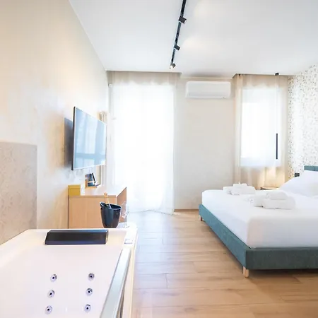 Appartement Suiteheart Boutique With Private Jacuzzi