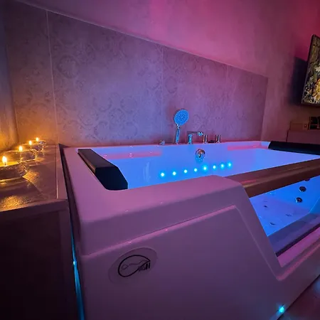 Appartement Suiteheart Boutique With Private Jacuzzi *