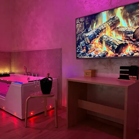 Suiteheart Boutique With Private Jacuzzi Turijn