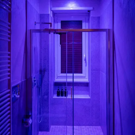 Appartement Suiteheart Boutique With Private Jacuzzi Turijn