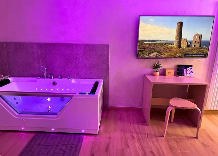 شقة Suiteheart Private Jacuzzi *