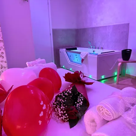 Апартаменты Suiteheart Private Jacuzzi *